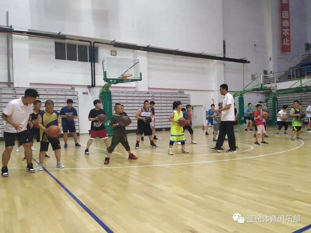 如何在比赛中发现和发展球员潜力_0
